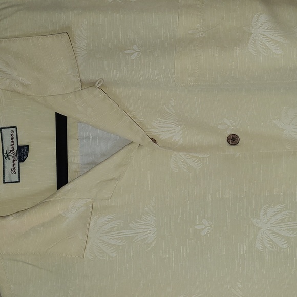 Men's Tommy Bahama Yellow Top - Picture 2 of 6